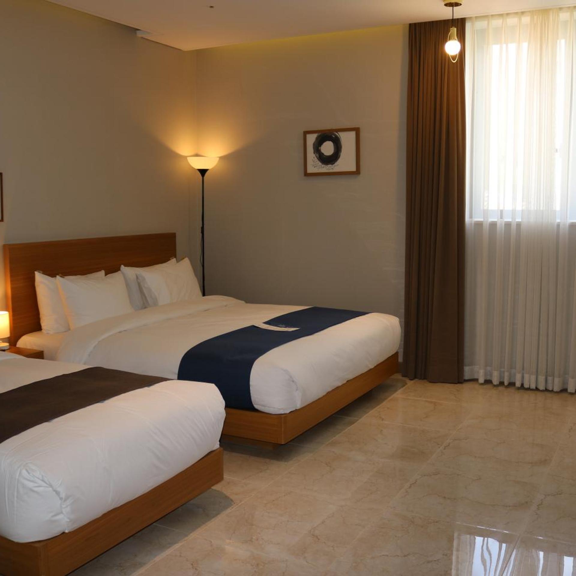 Deluxe, Twin Beds