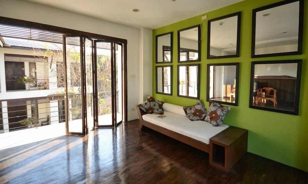 296 The Radtanaiya Residence 24/42