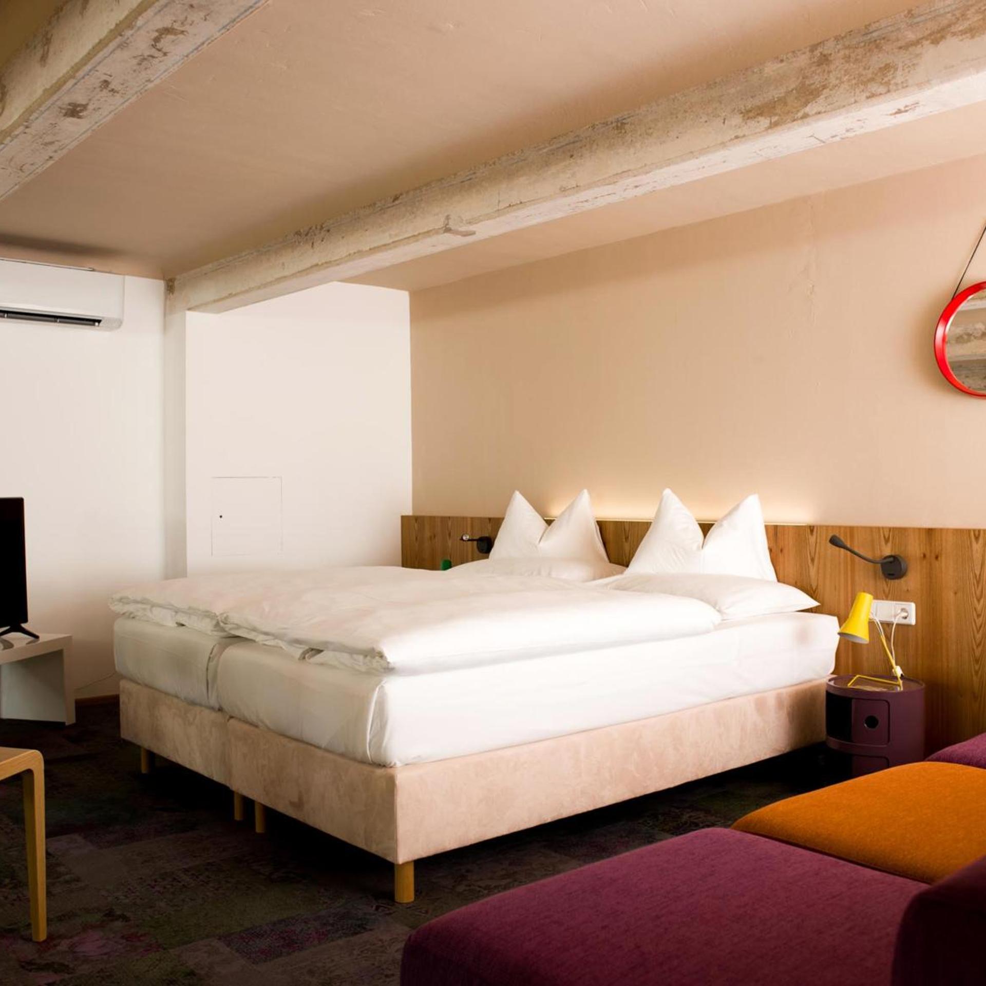 Loft, Suite