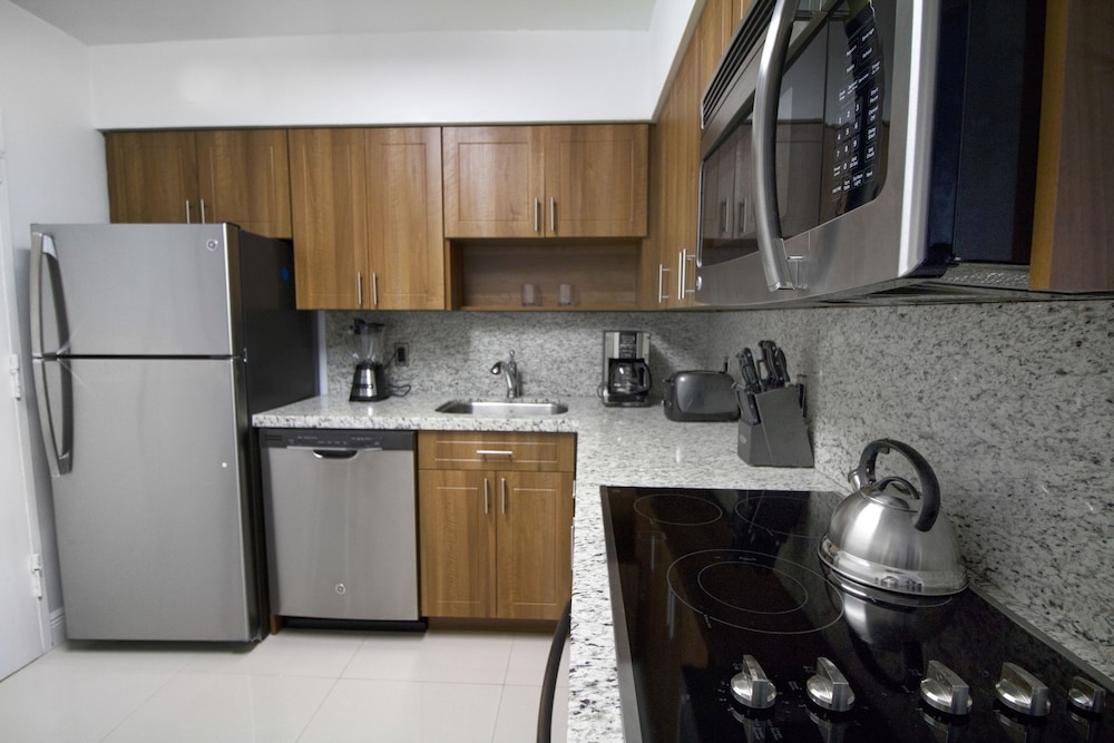 Seacoast Suites Hotel 66/75