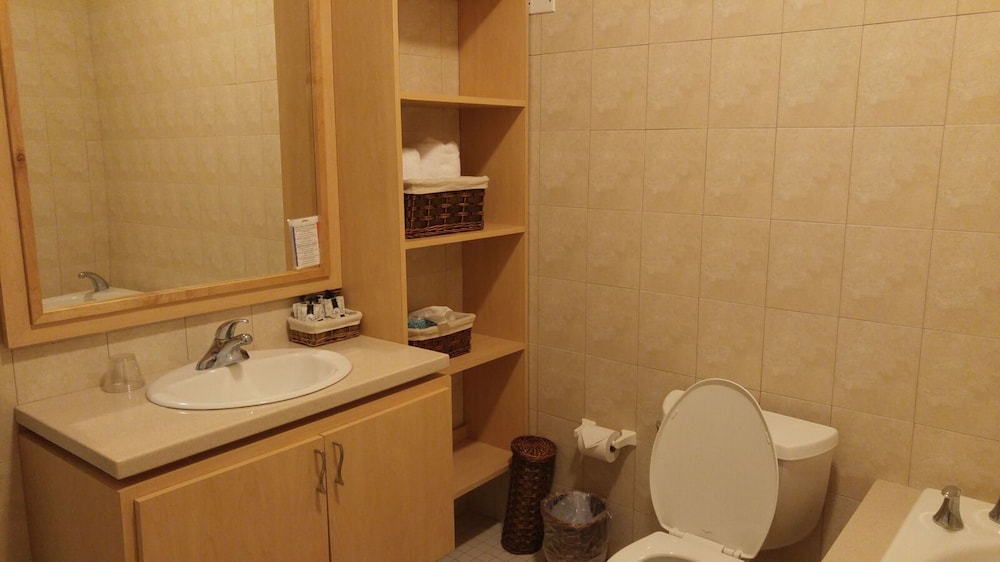 Fajardo Inn 48/50