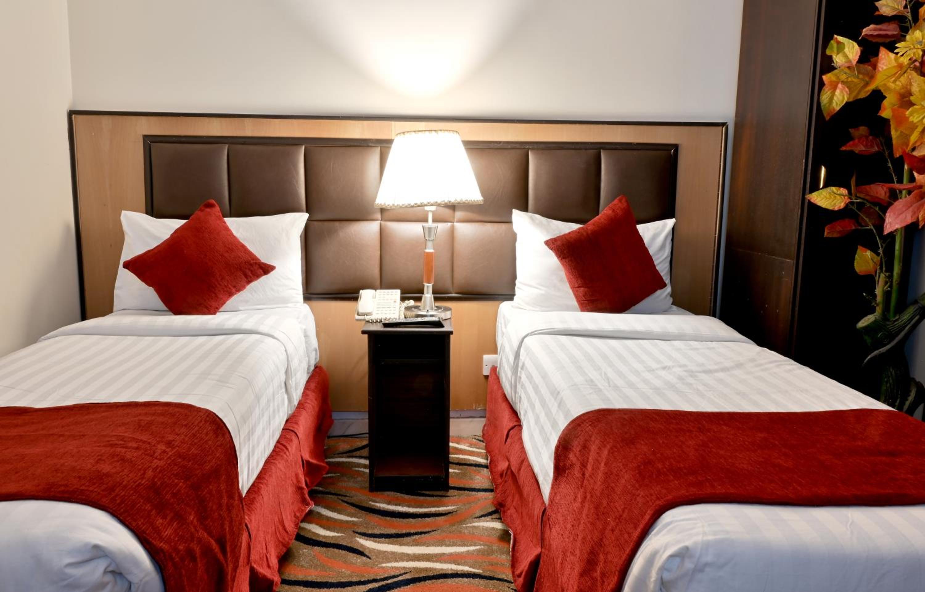 حياة الواحة(HAYAH AL WAHA HOTEL) 40/49