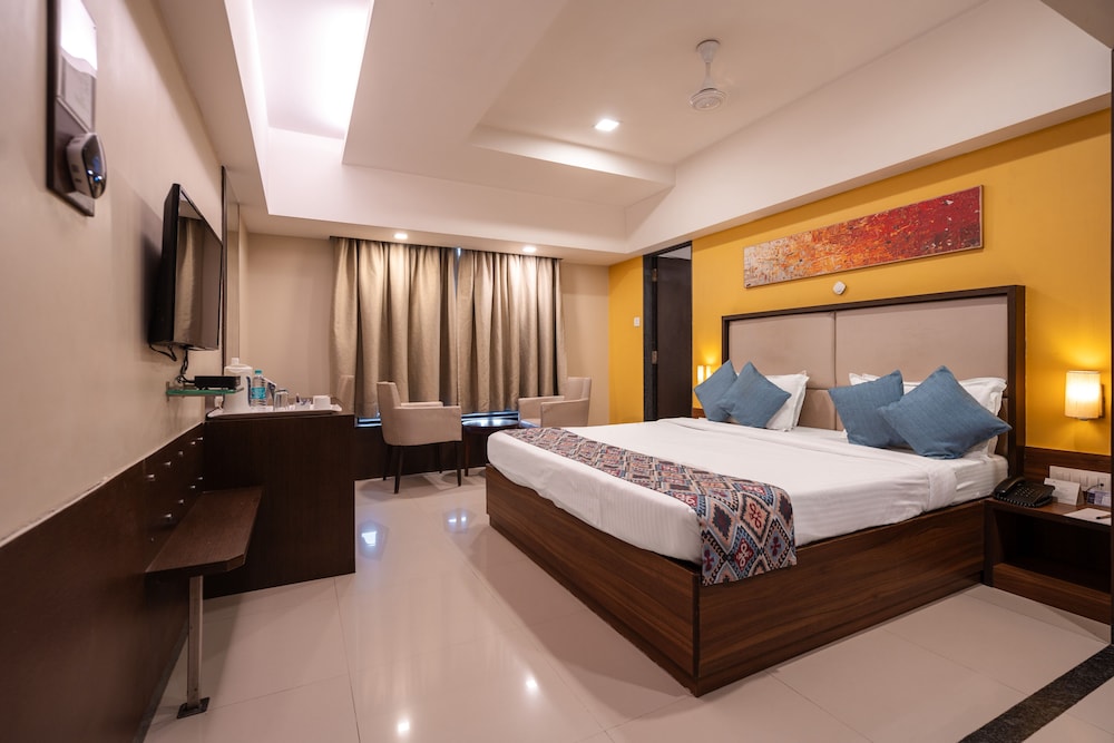 Gcc Hotel & Club 14/65