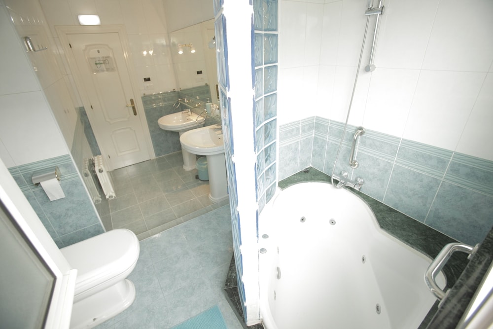 Gijon Surf Hostel 46/47