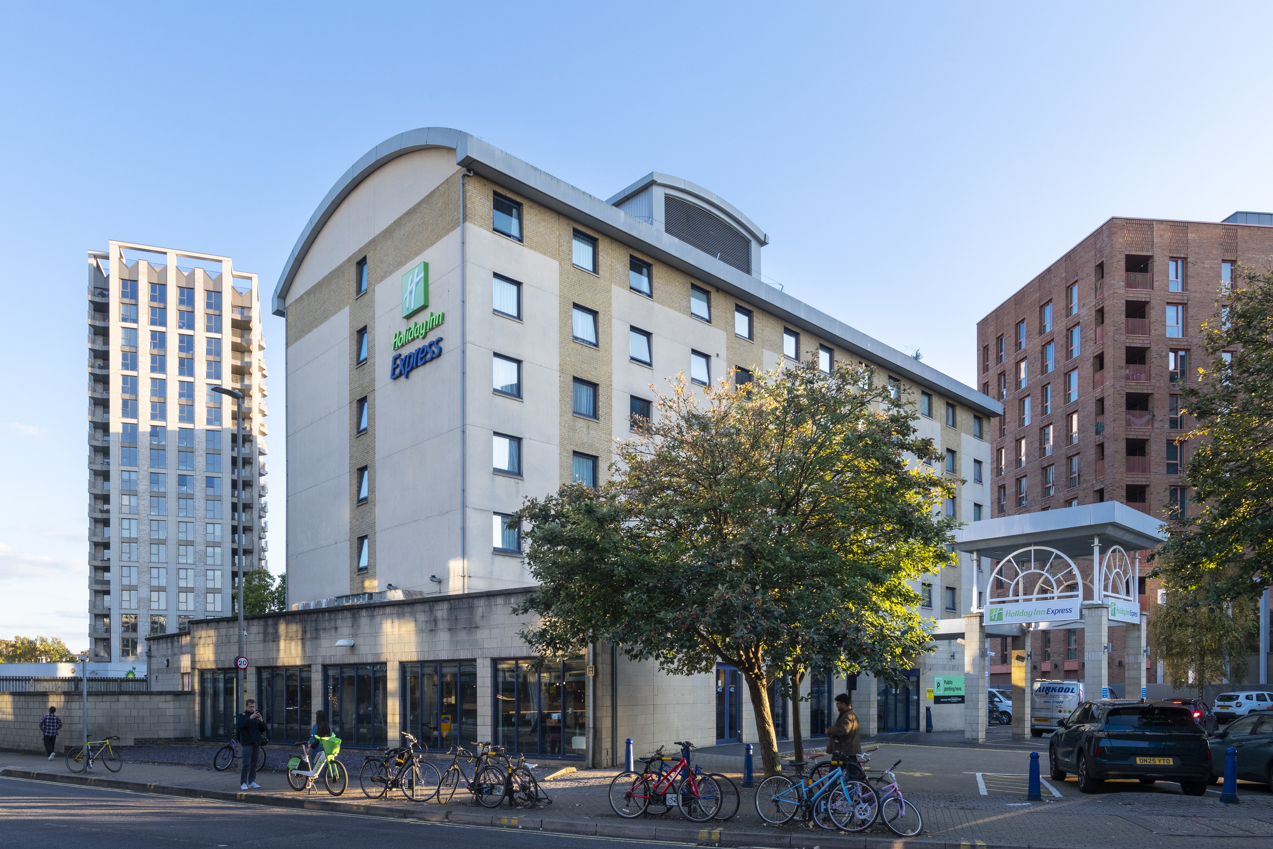 Holiday Inn Express London Wandsworth 27/32