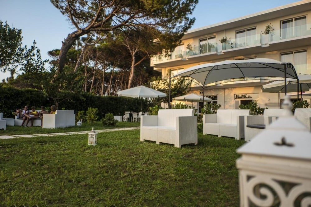 Hotel Artemide Mare 29/40