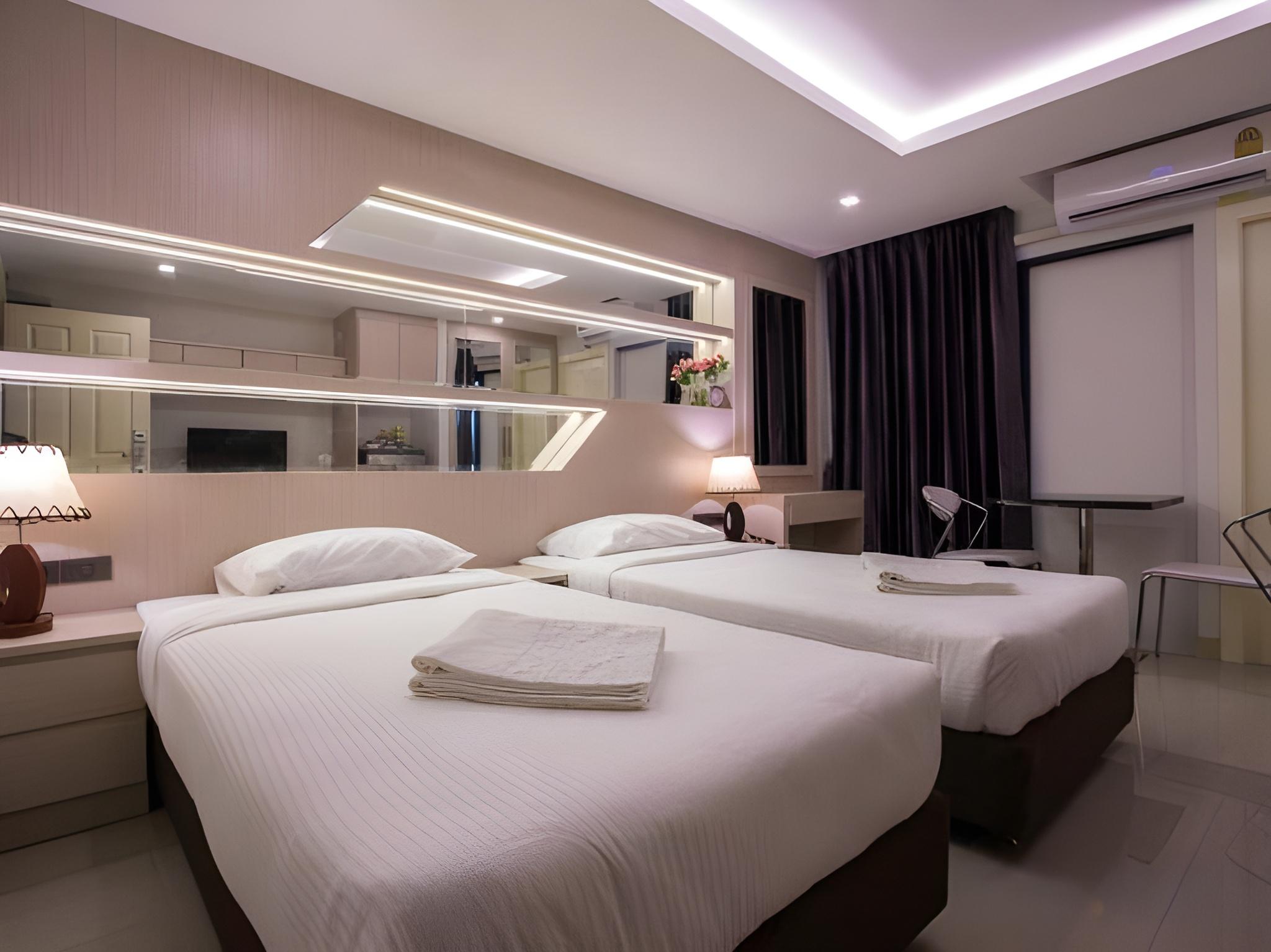 Deluxe, King Bed