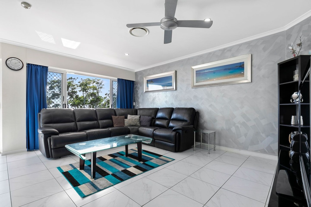WHITE CREST LUXURY APARTMENTS 26/50