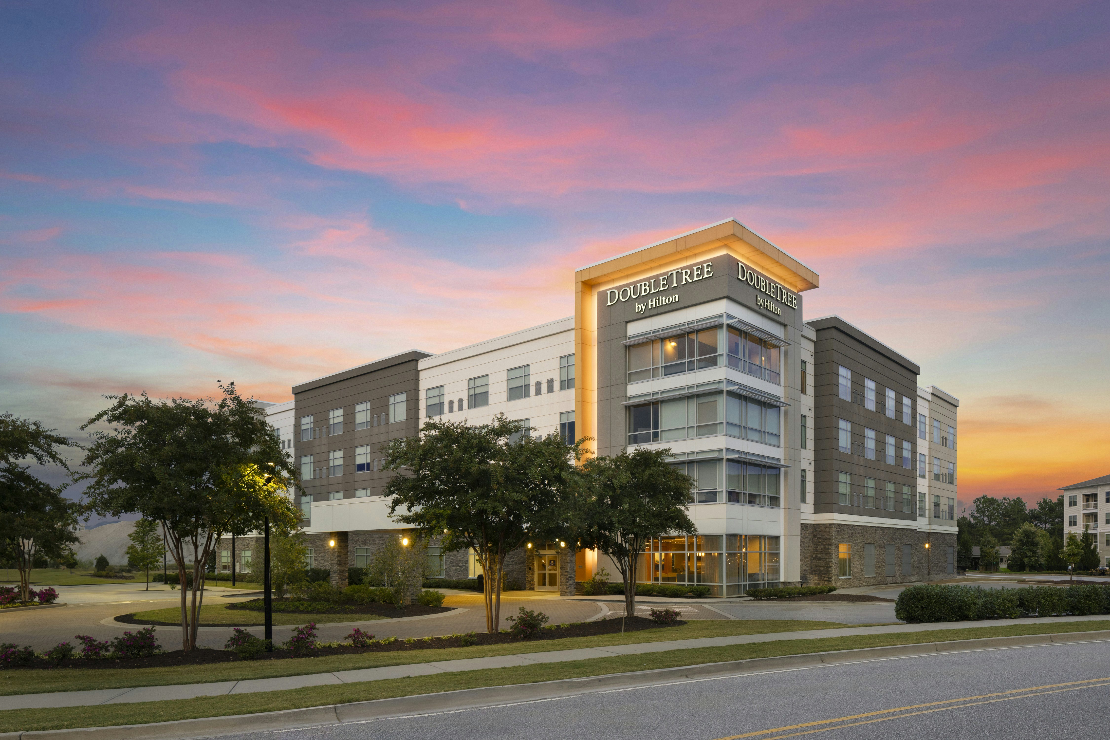 DoubleTree by Hilton Greenville Woodruff Road 8/40