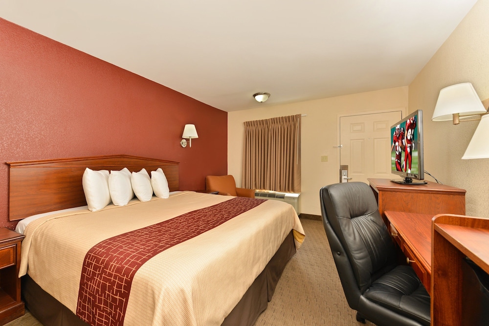 Red Roof Inn Dalton 16/26