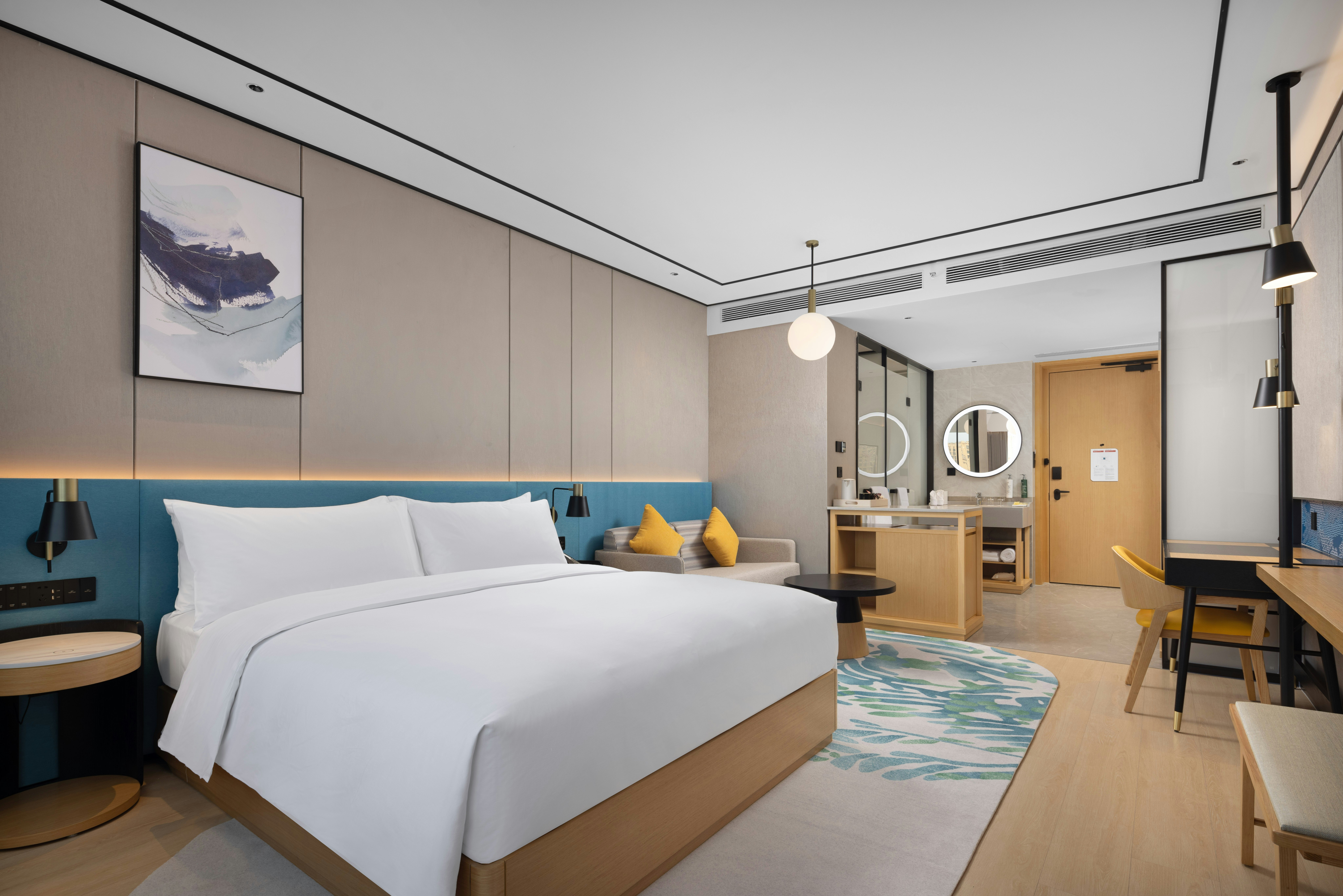 Deluxe, King Bed