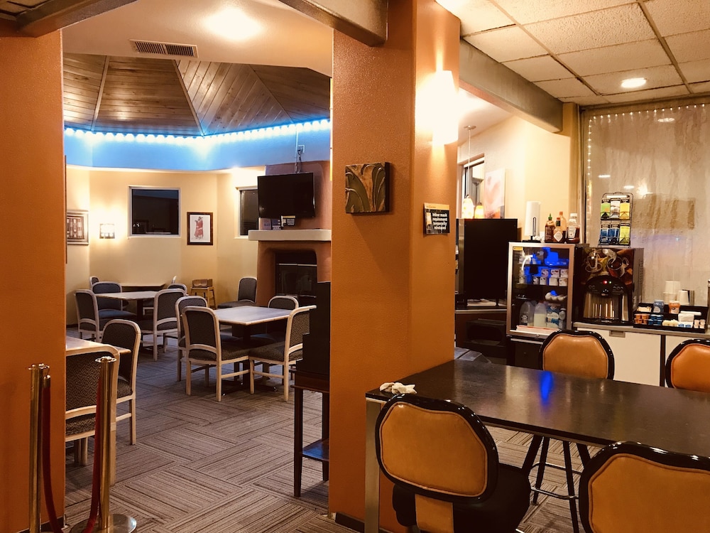 Brentwood Inn and Garden 40/47