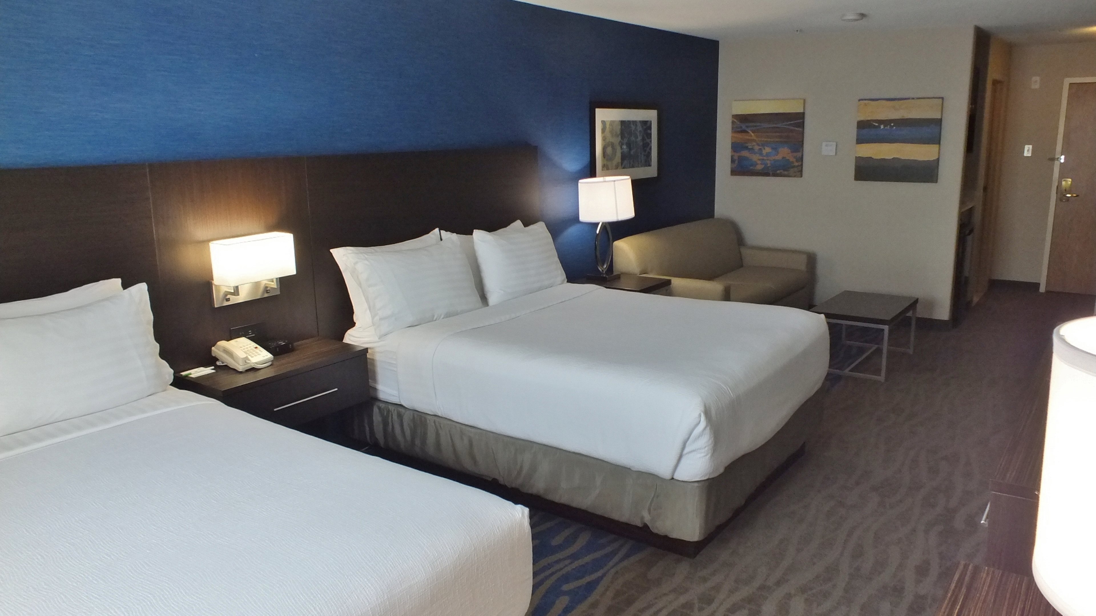 Holiday Inn Suites Regina 25/62