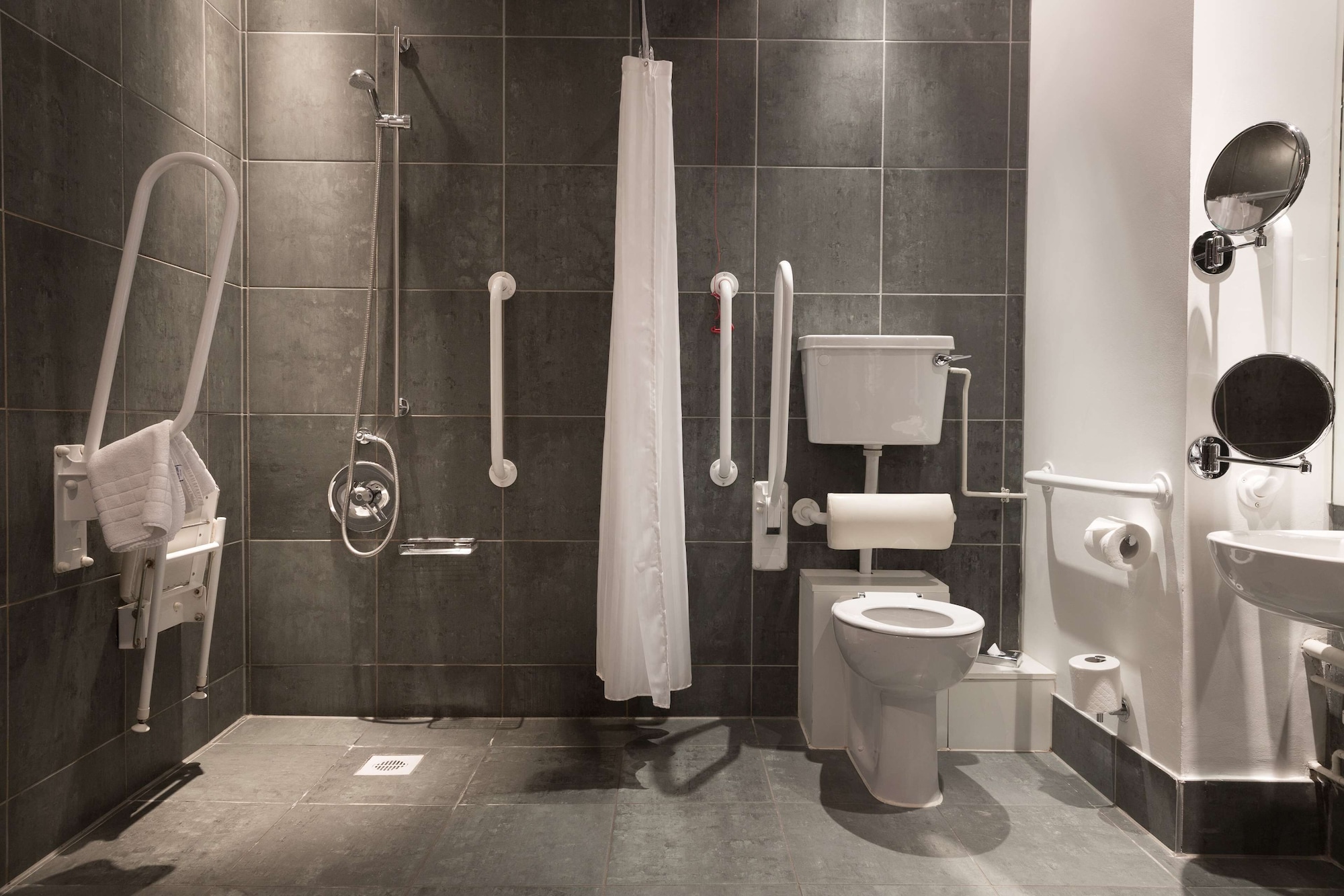 Superior, King Bed, Tree Line View، PARK PLAZA CARDIFF 5/6