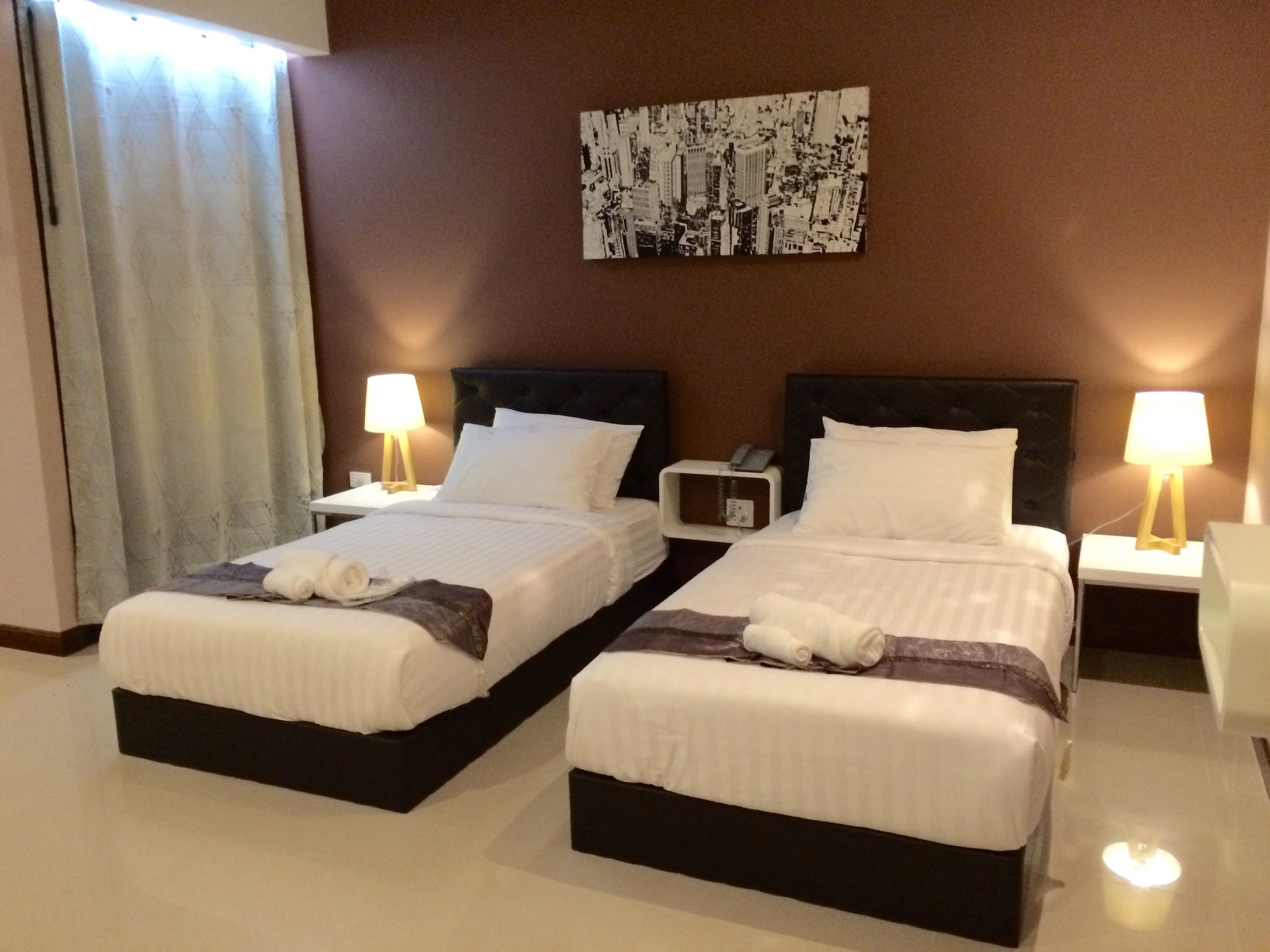 Gold, Twin Beds