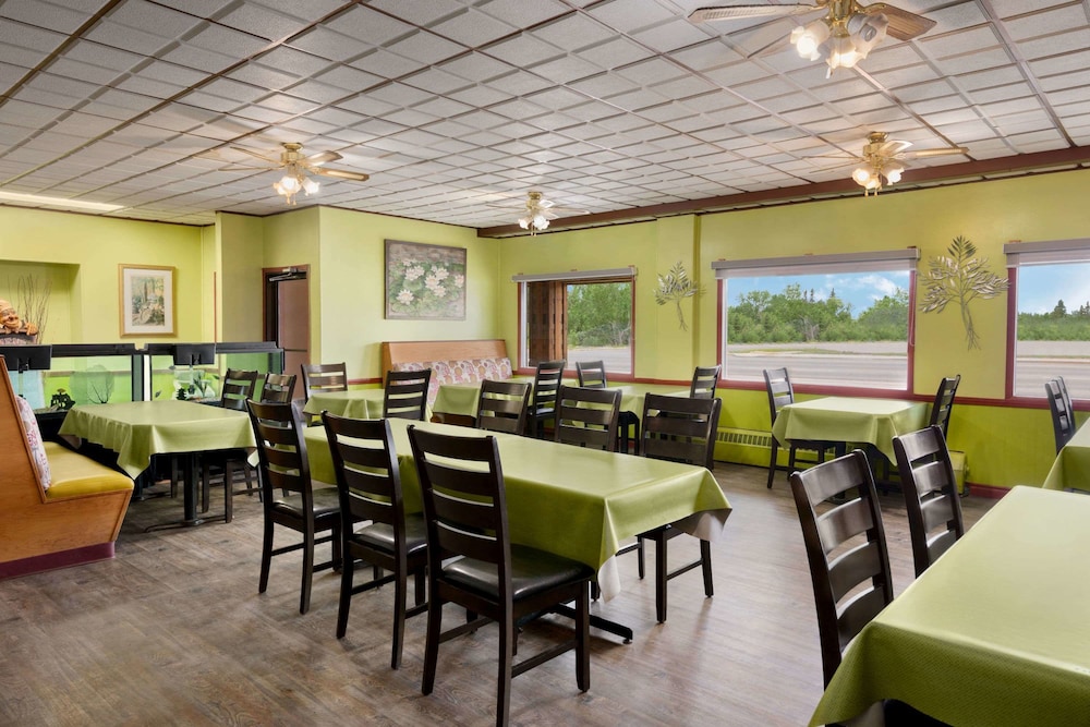 Travelodge by Wyndham Dawson Creek 18/24