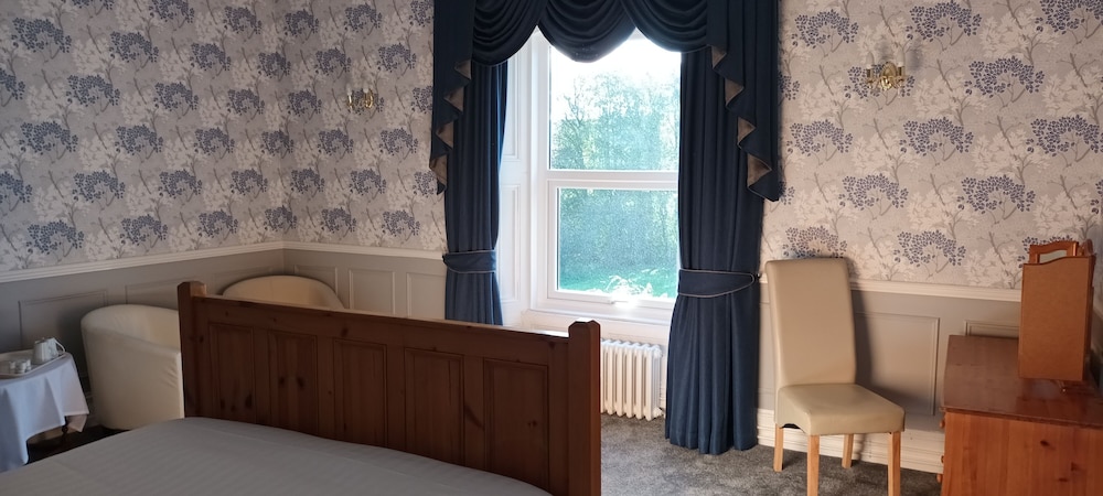 RIVERDALE HALL HOTEL 6/65