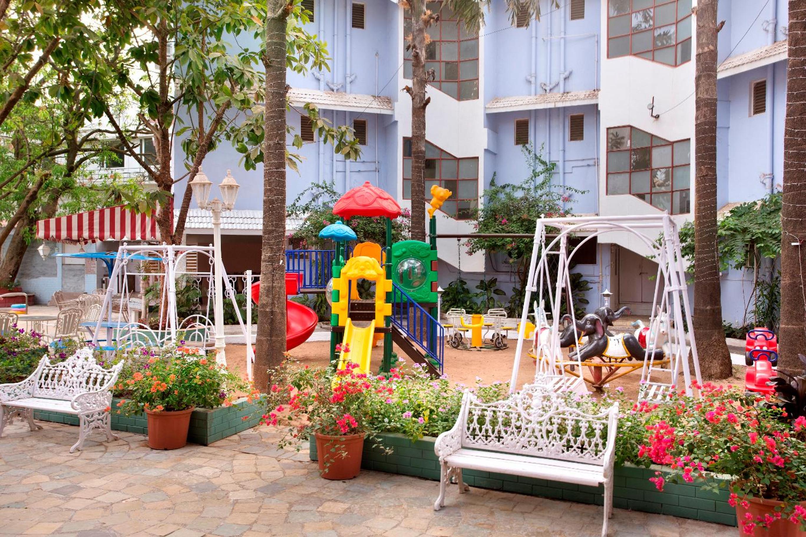 Avion Holiday Resort 30/38
