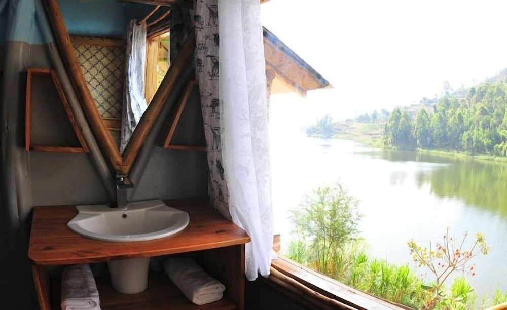 Lake Bunyonyi Rock Resort 23/50