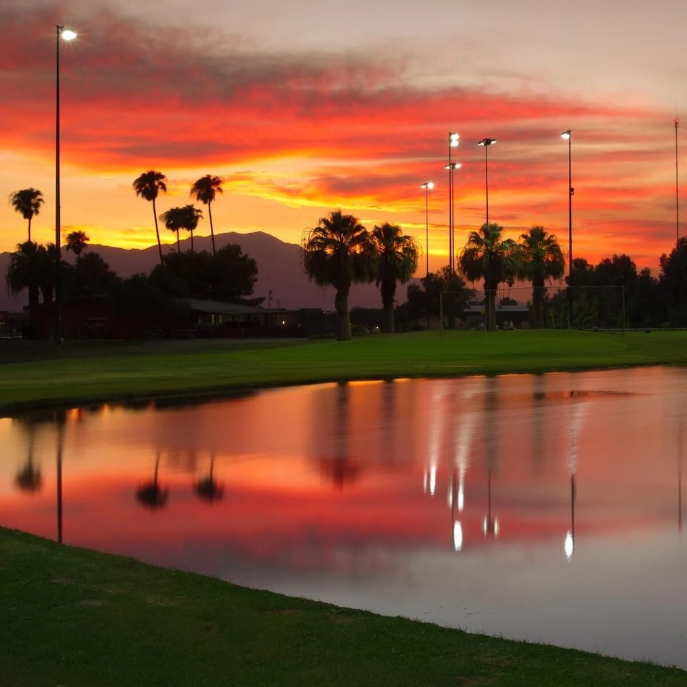 Everhome Suites Glendale Sports & Entertainment District 39/47