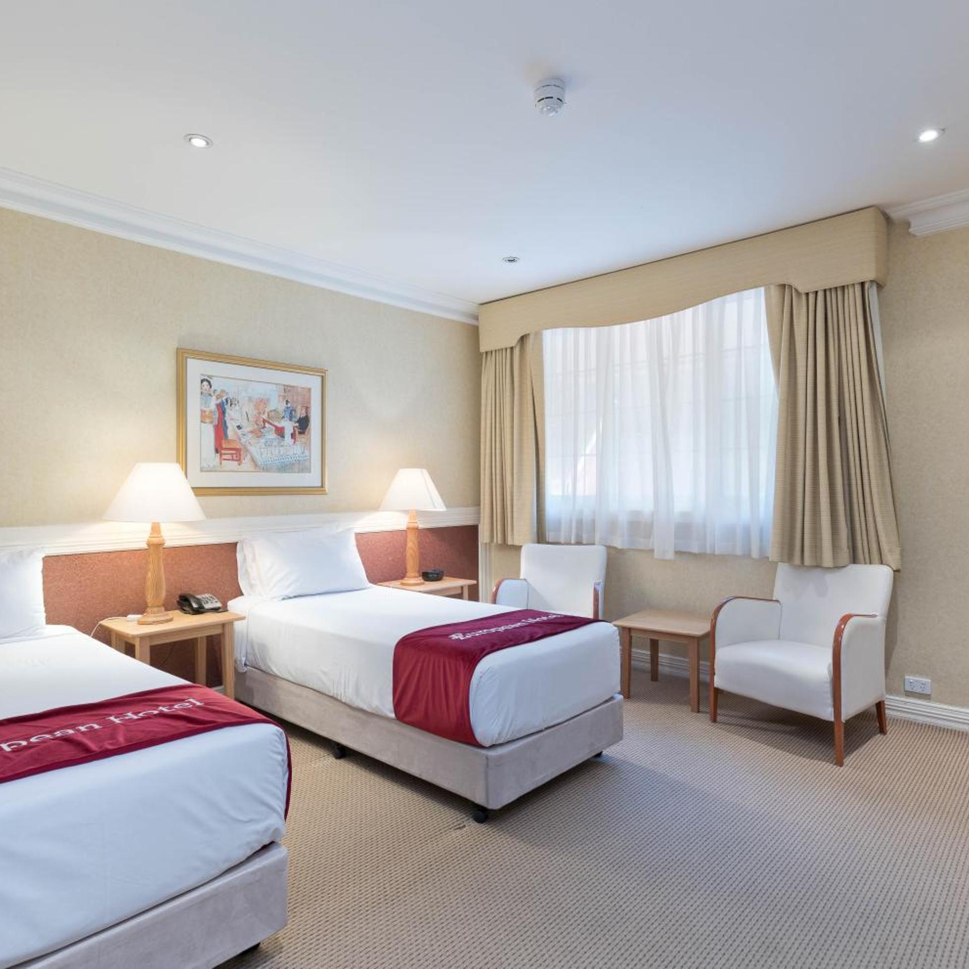 غرفة سوبيريور بسرير فردي، European Hotel 2/7