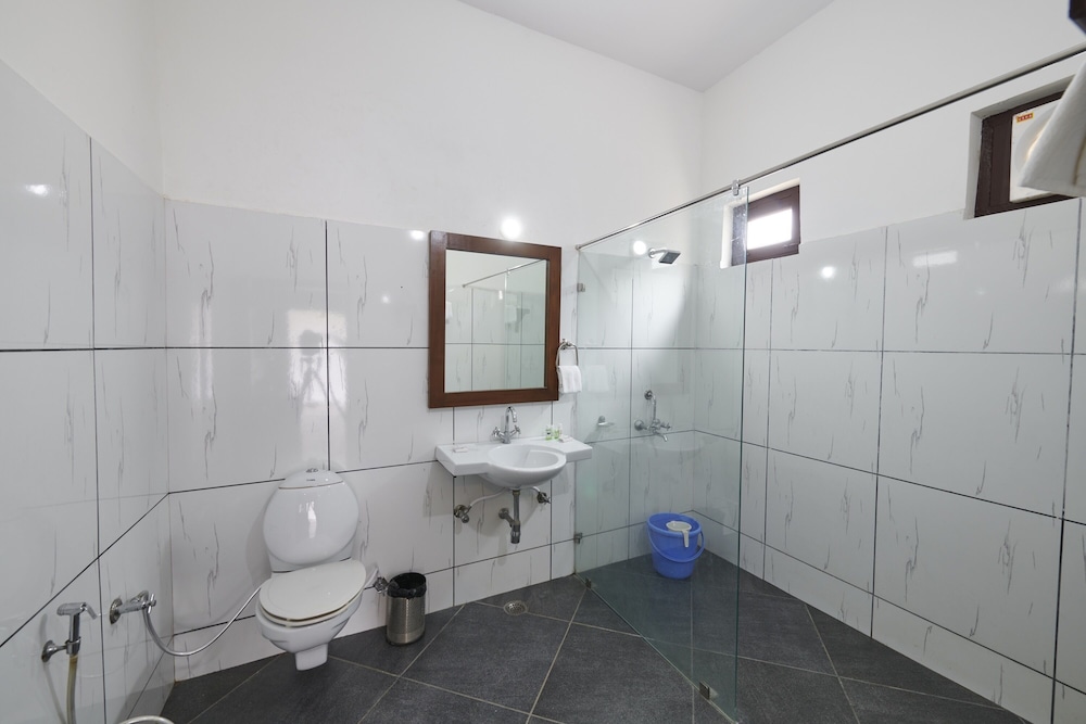 Acorn Hideaway Resort and Spacorbett 50/50