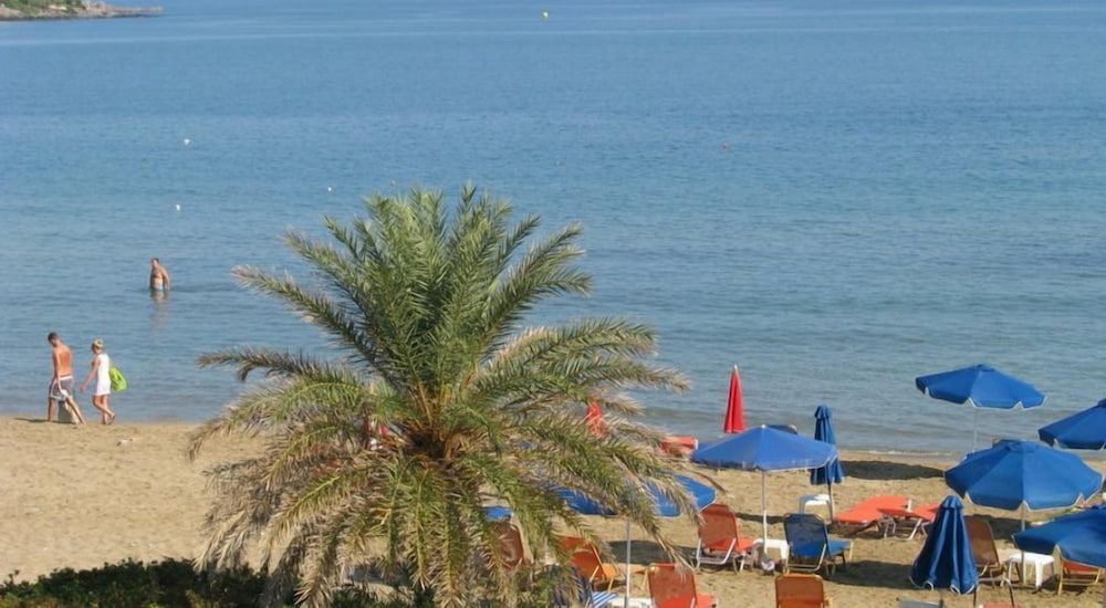 Eleni Beach 38/49