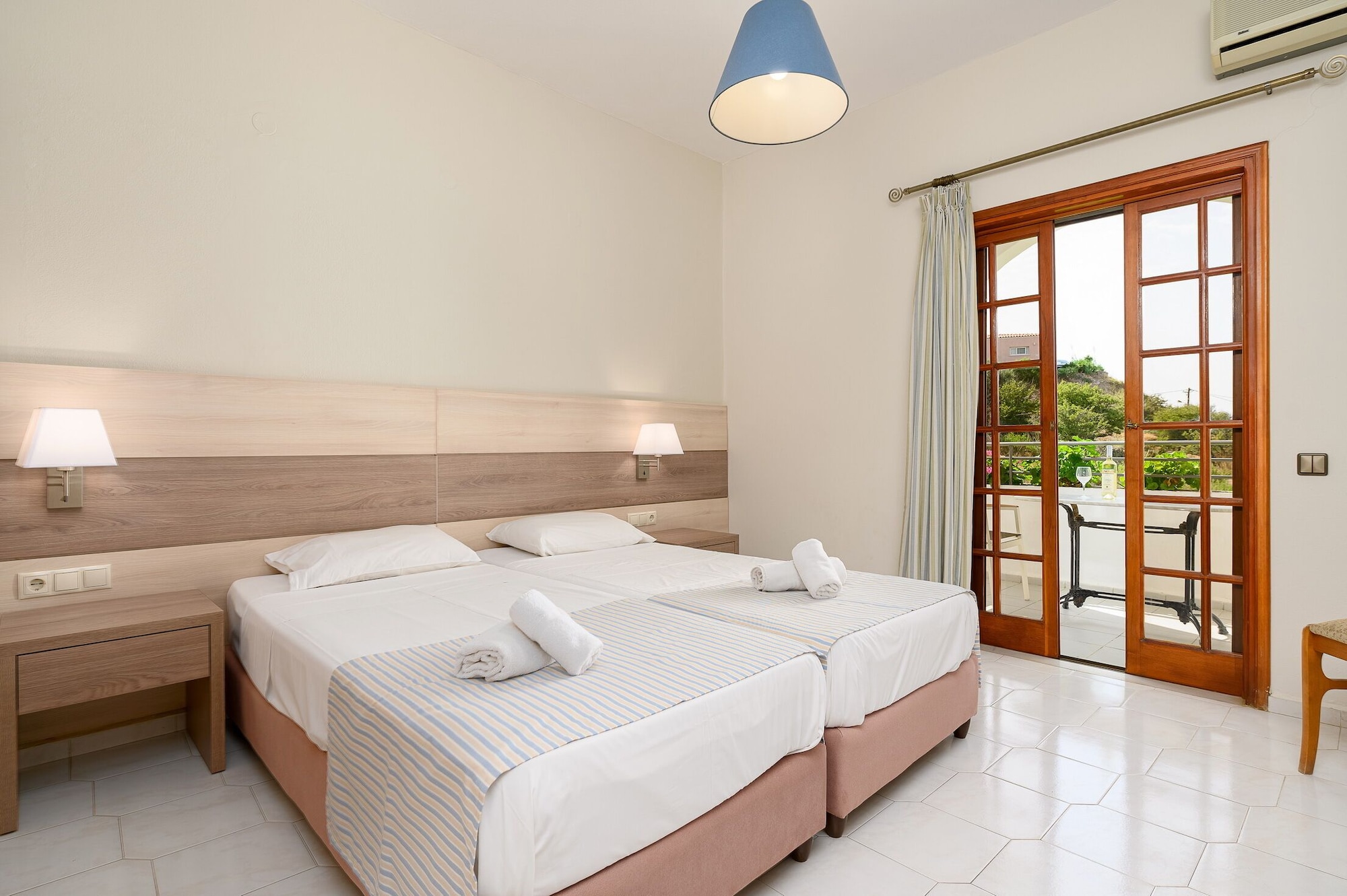 1 BEDROOM, APARTMENT, GARDEN VIEW