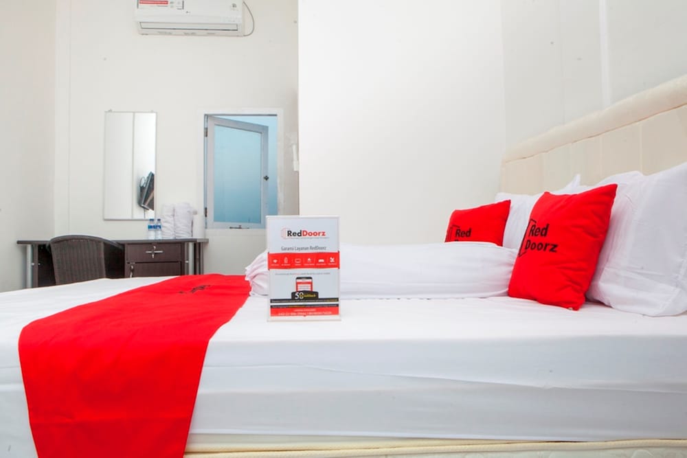 Reddoorz Plus Near Telkom Corporate University 7/29