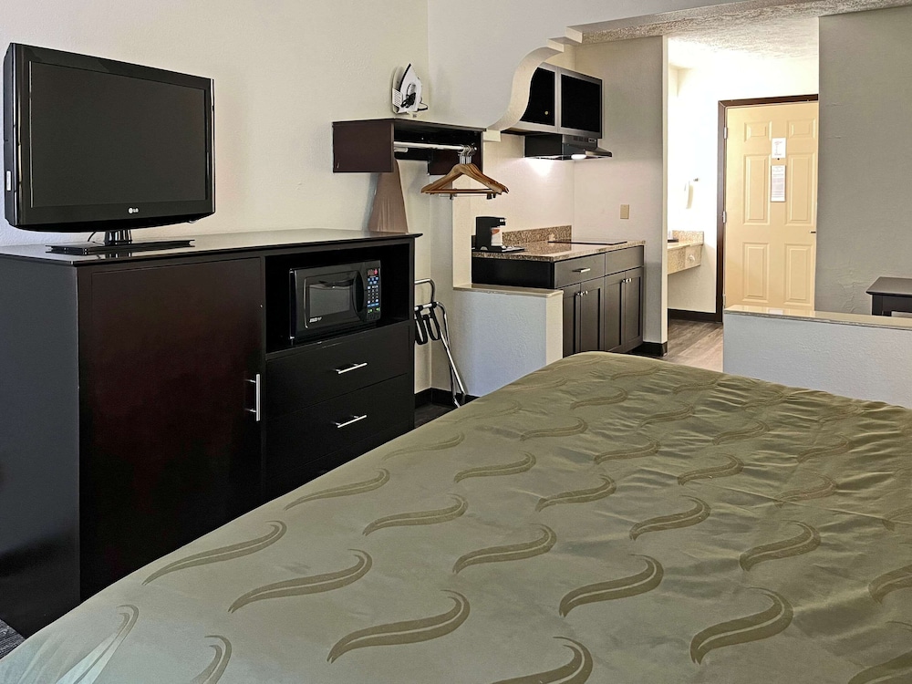 Quality Inn Traverse City 39/63