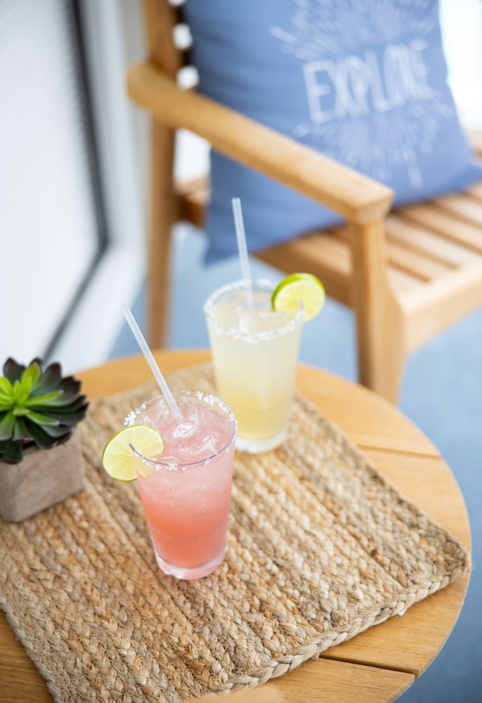 Compass Hotel Anna Maria Sound by Margaritaville 27/40