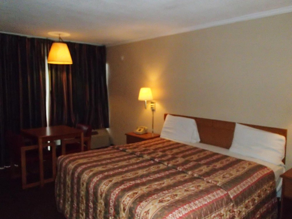 Sunrise Inn 18/37