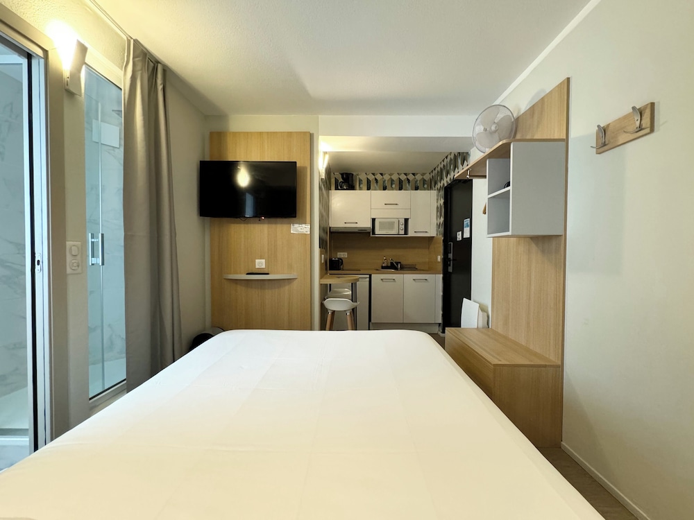 Kyriad Direct Saint Brieuc (Blue Hotel) 17/47