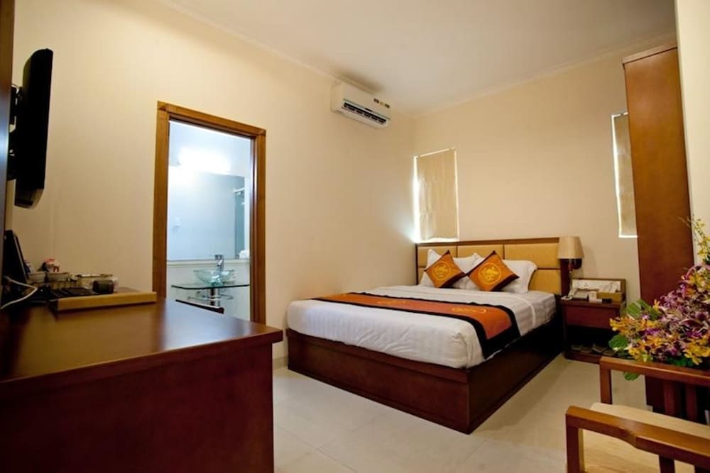 Adora Hotel 6/50