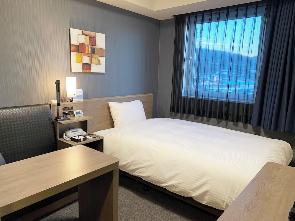 Hotel Route-Inn Yamagata South - in front of University Hospital 9/25