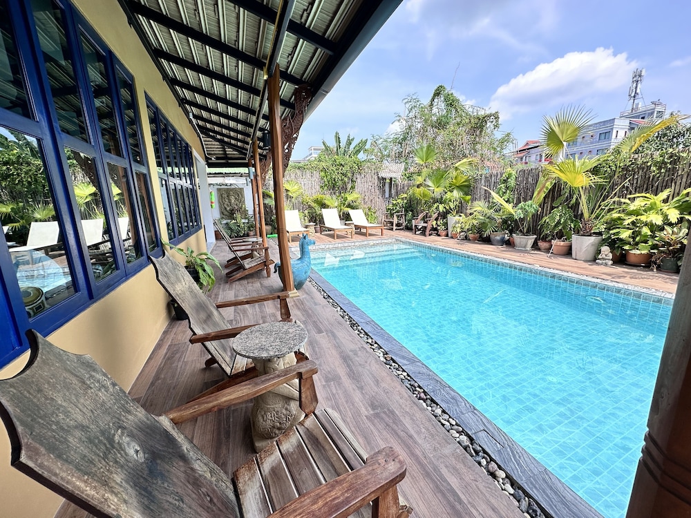 The Luna Hostel 44/50