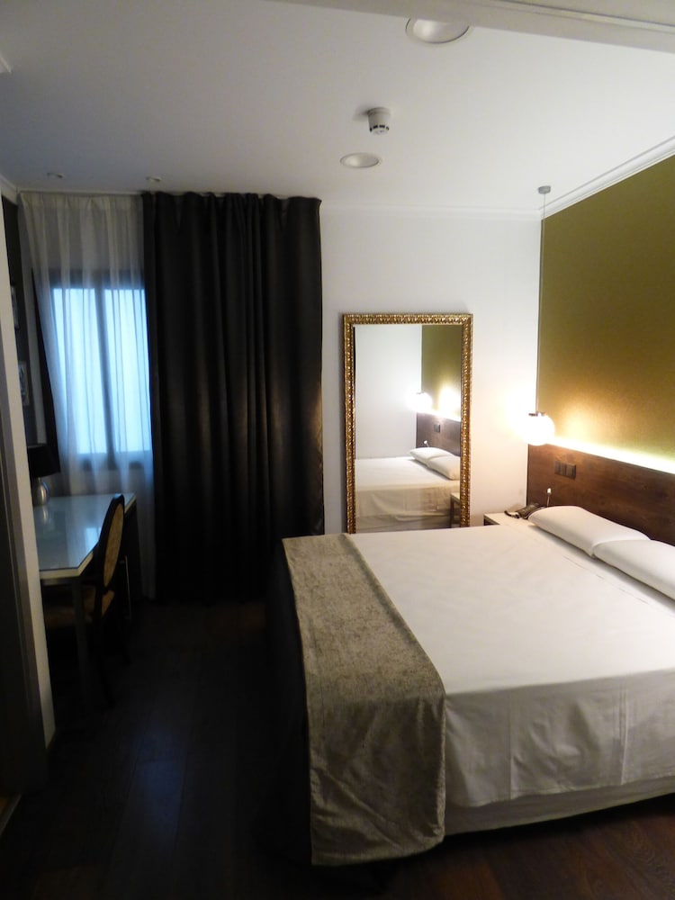 Hotel Moderno BCN 19/70