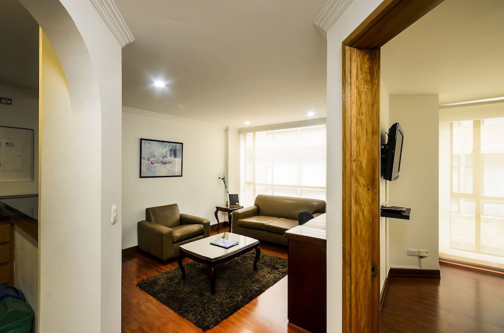 Travelers Apartamentos Y Suites Fontana Plaza 38/47