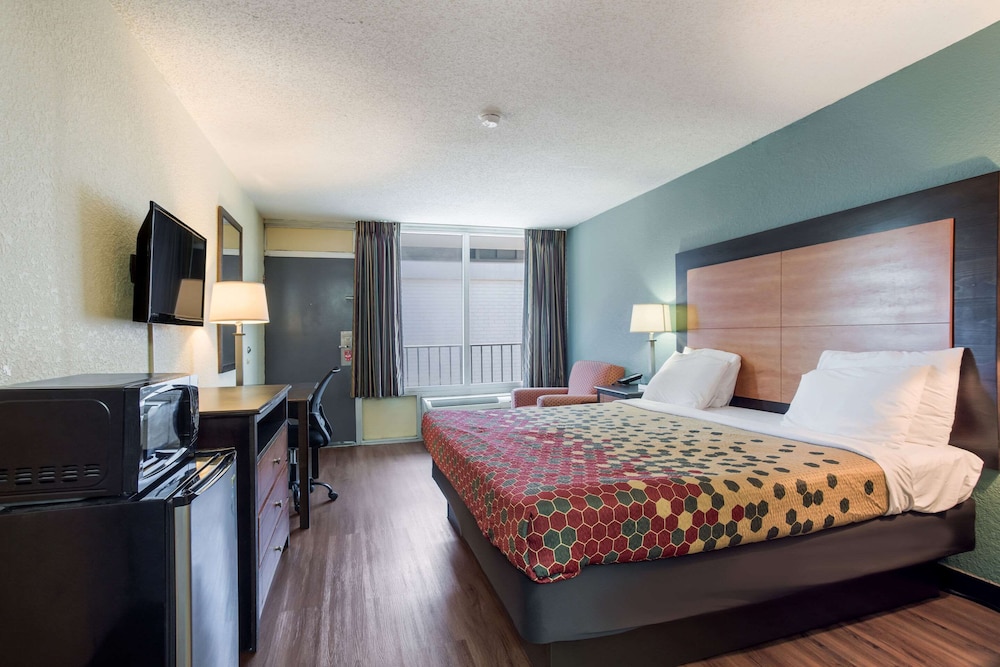 Econo Lodge Gallatin - Metro Nashville 17/43