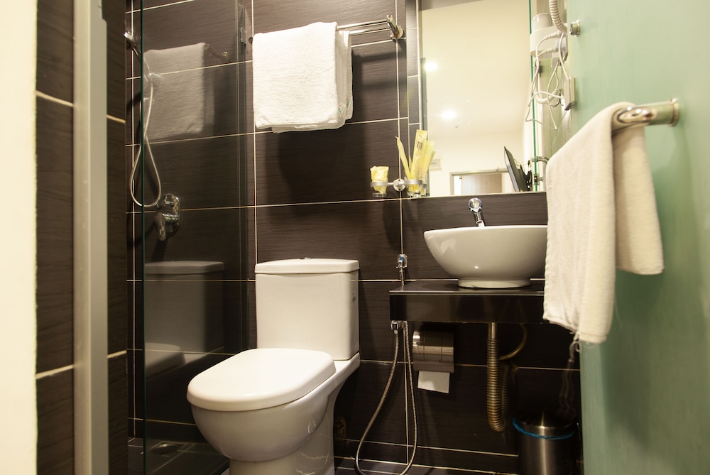 M Design Hotel Seri Kembangan 66/68