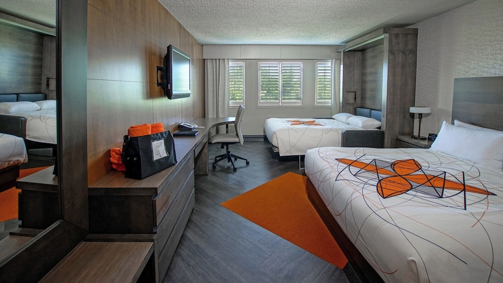 Prestige, King Bed, 1 Queen and 1 Murphy Bed, Queen Murphy Bed