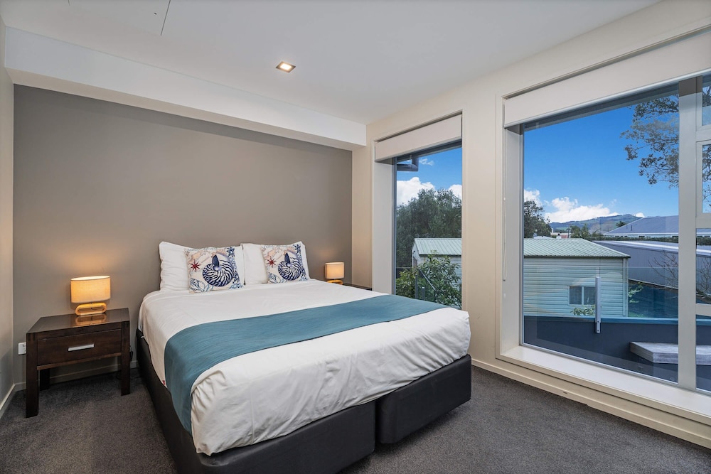Esplanade Apartments 13/49