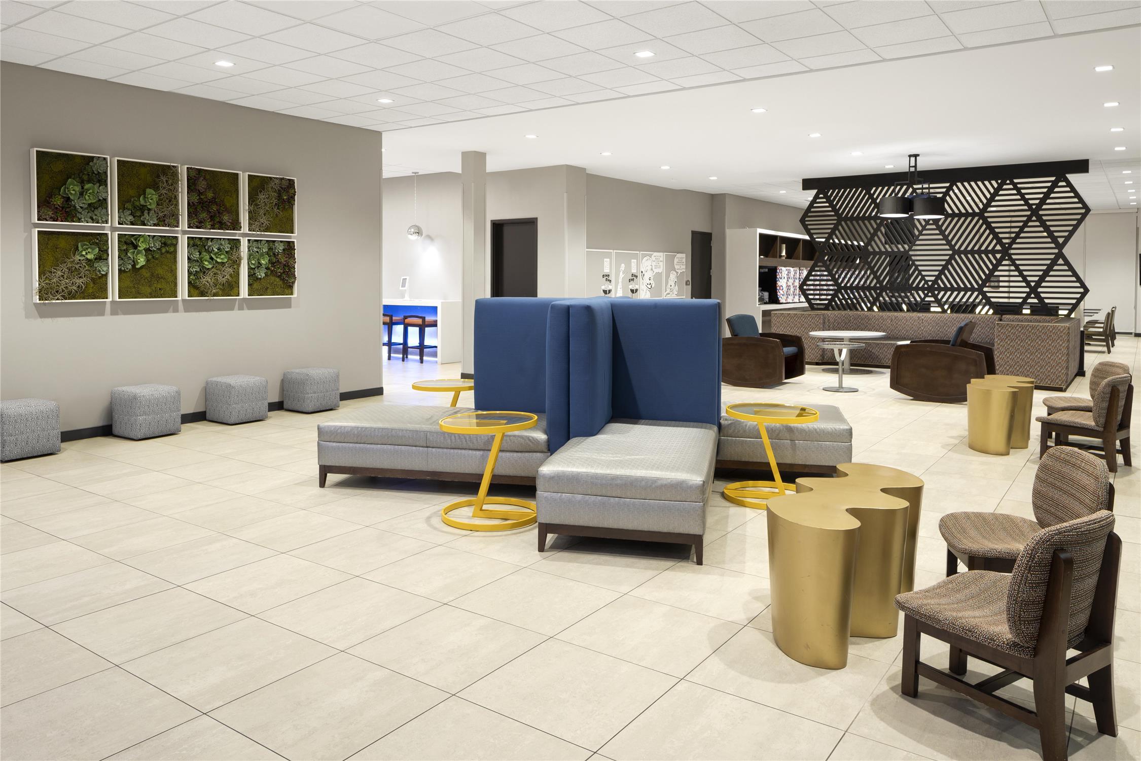 Glo Best Western Nashville 23/43