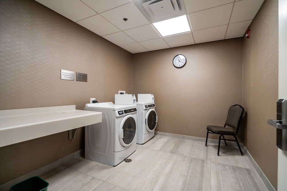 Courtyard By Marriott Burlington 17/47