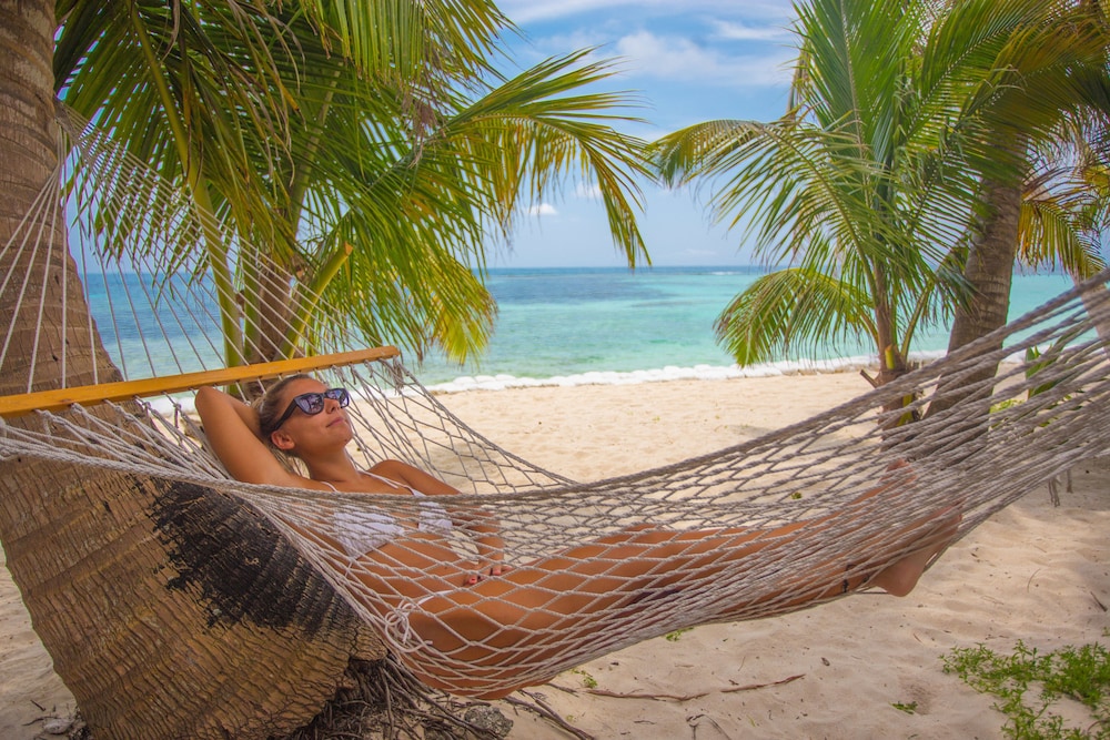 Ranguana Caye Cabanas 40/50