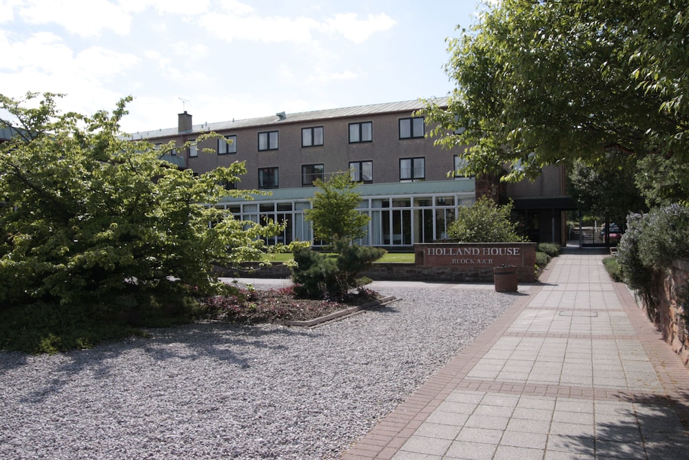 Pollock Estate - Summer Accommodation 48/56