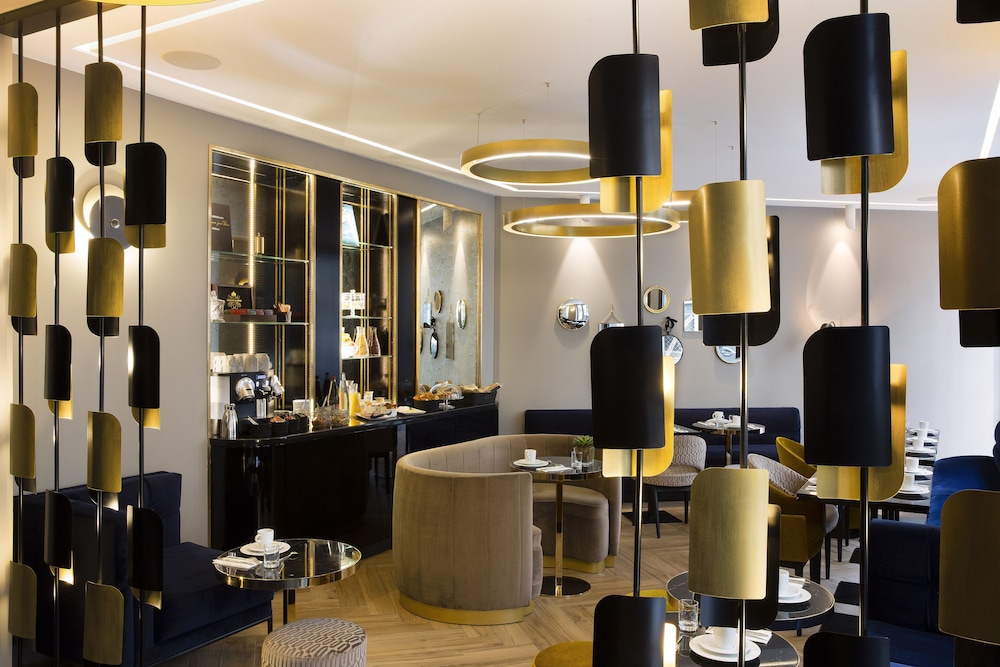 Le 10 Bis Hotel 46/65