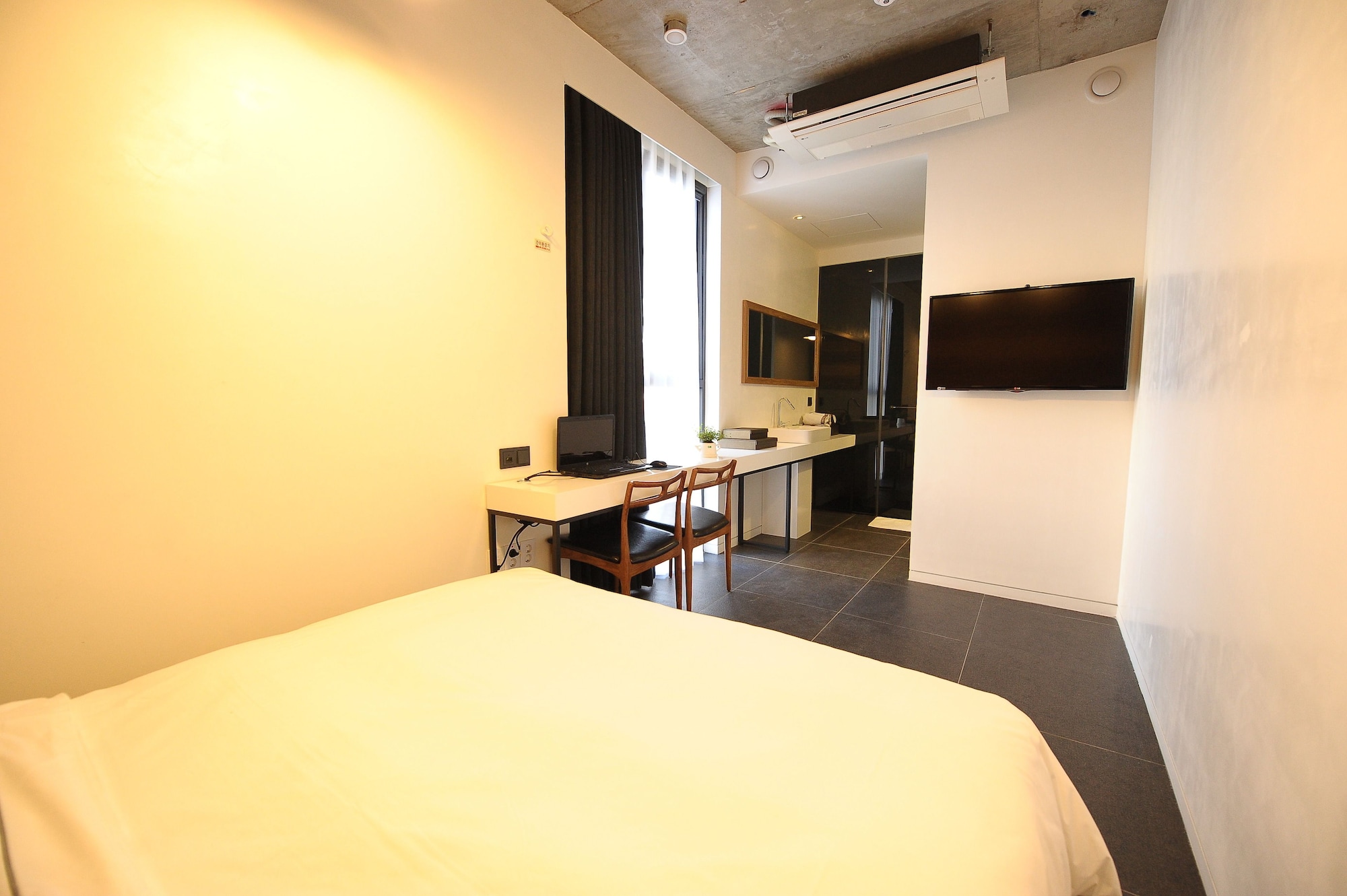 SUPERIOR, DOUBLE BED