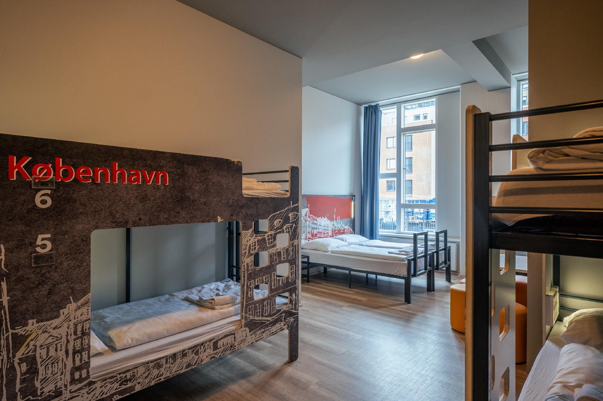 Private, 6 Beds