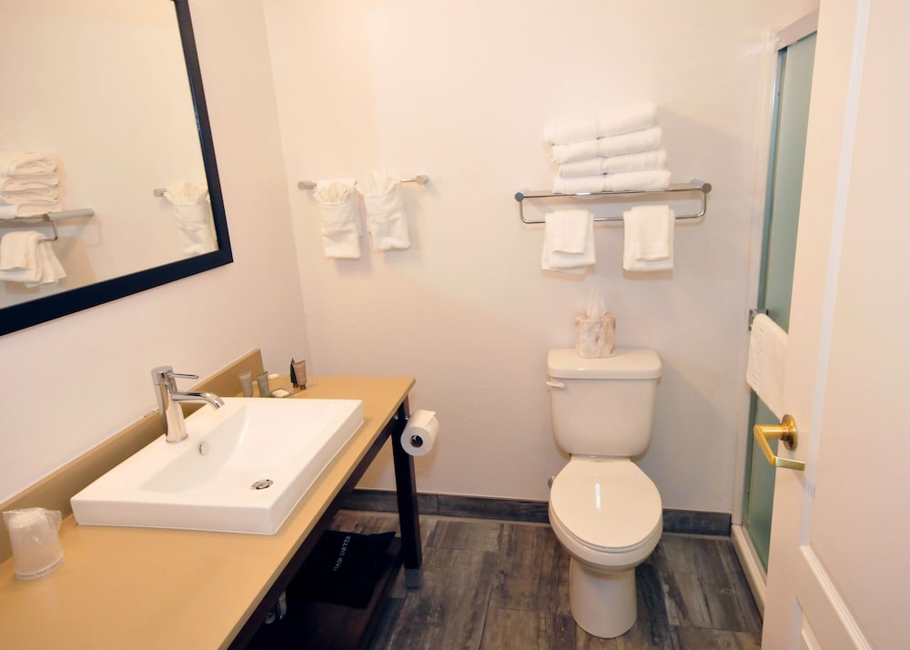 Riverview Inn & Suites, Ascend Hotel Collection 23/72